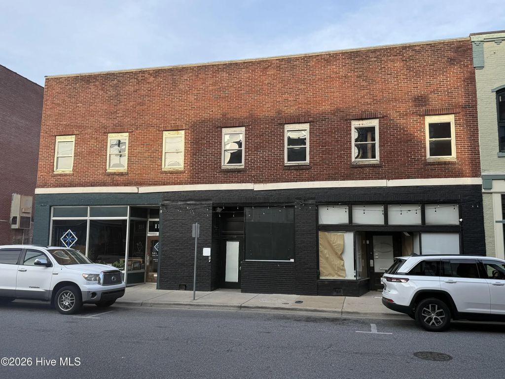 110 N Poindexter Street, Elizabeth City