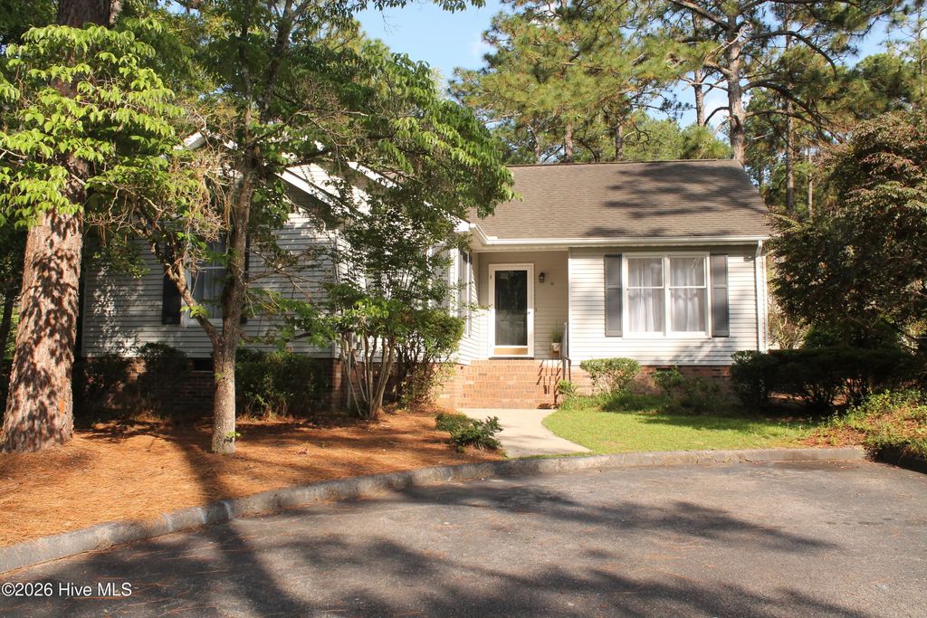 1624 E Indiana Avenue Apt 13, Southern Pines