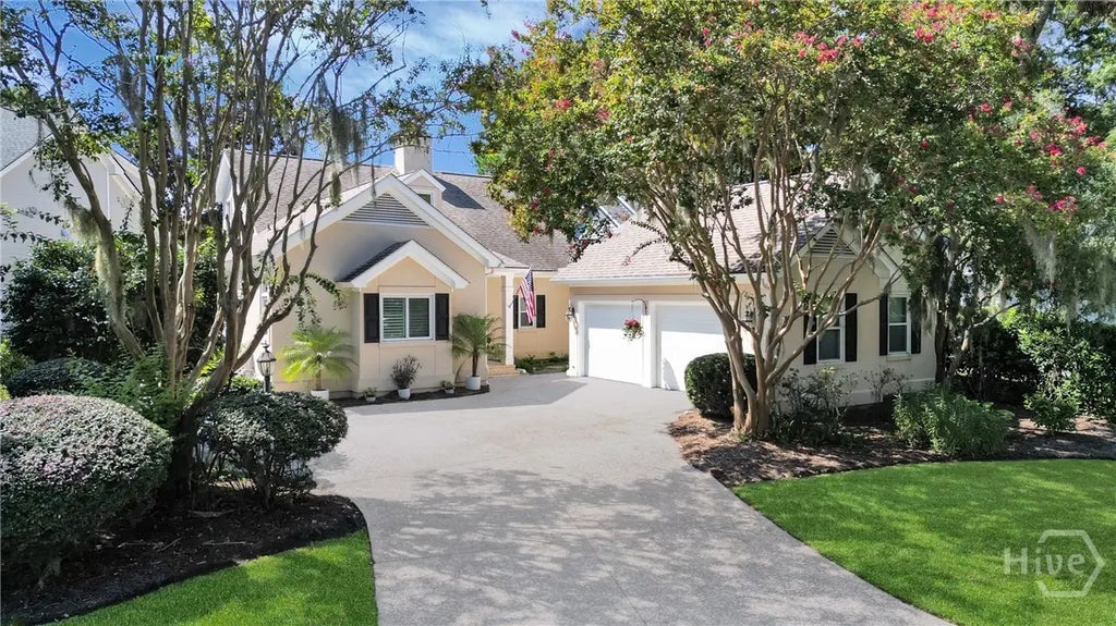 2 Broomsedge Lane, Savannah