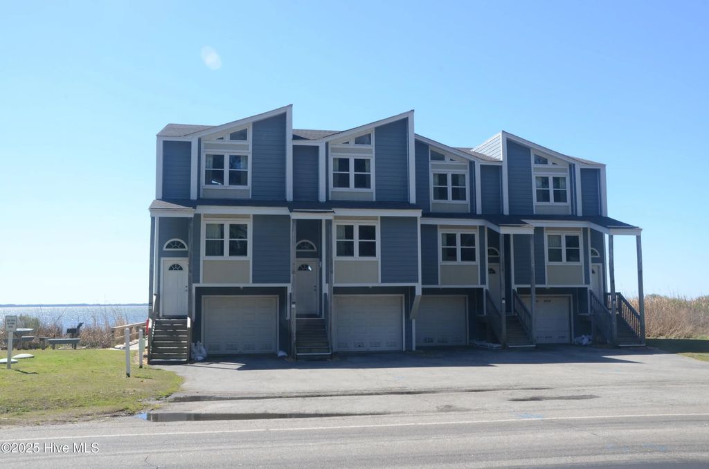 1445 Duck Road, Duck