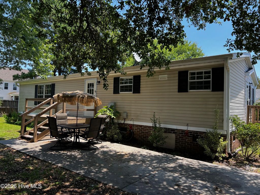 907 Kontiki Court, Hampstead