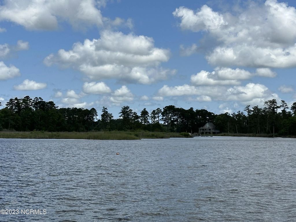 348 Battalina Lane, Belhaven