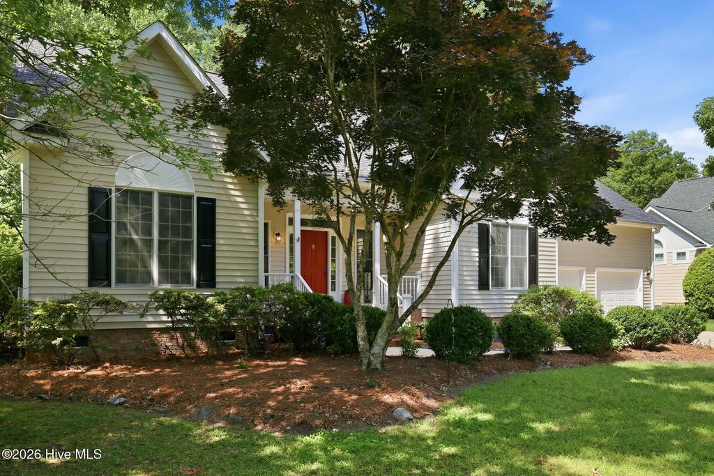 924 Potomac Drive, Ash