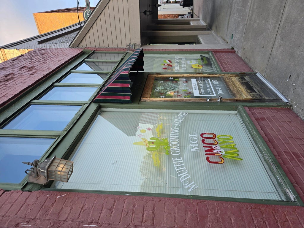 126 Railroad Street, 