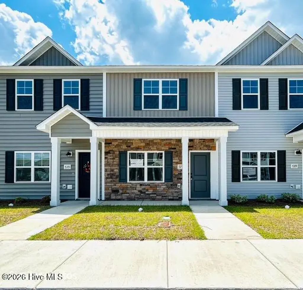 727 Cross Bridge Way, Sneads Ferry