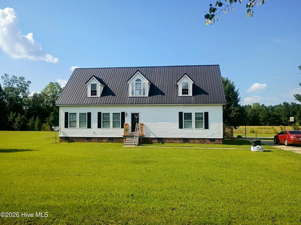848 Pinewood Road, Fairmont