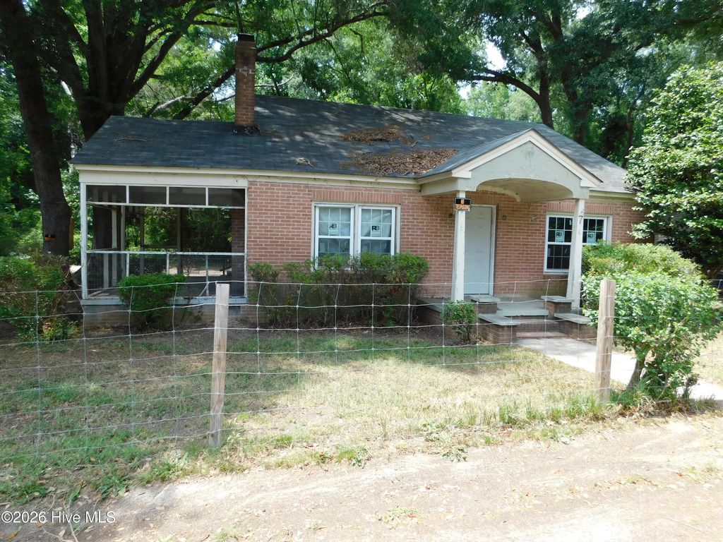 7 First Street, Laurinburg