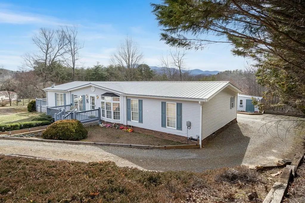 283 Bobcat Lane, Warne