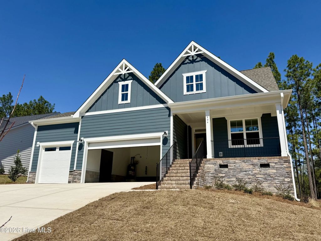 404 Redwater Trail, Aberdeen