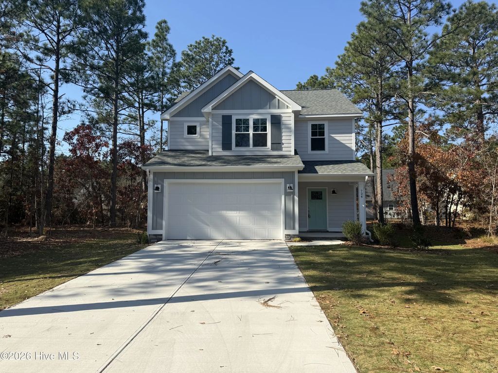 724 Blue Bird Drive, Vass