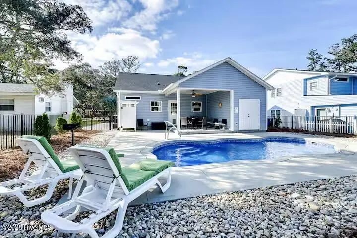 310 Crowell Street, Oak Island