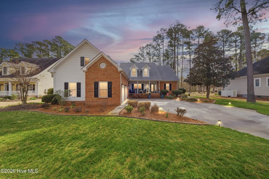 111 Greenwood Drive, Hertford