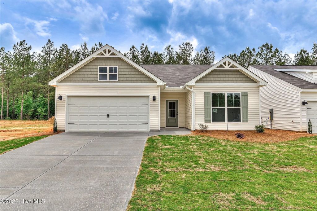144 Traditions Drive, Edgefield