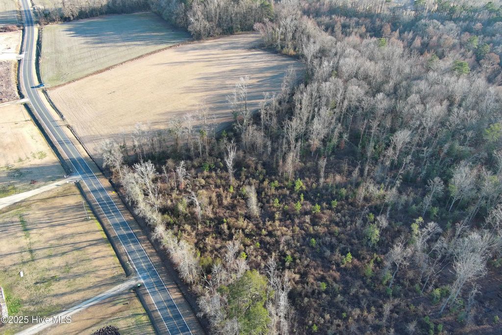 1 Great Swamp Road, Ernul