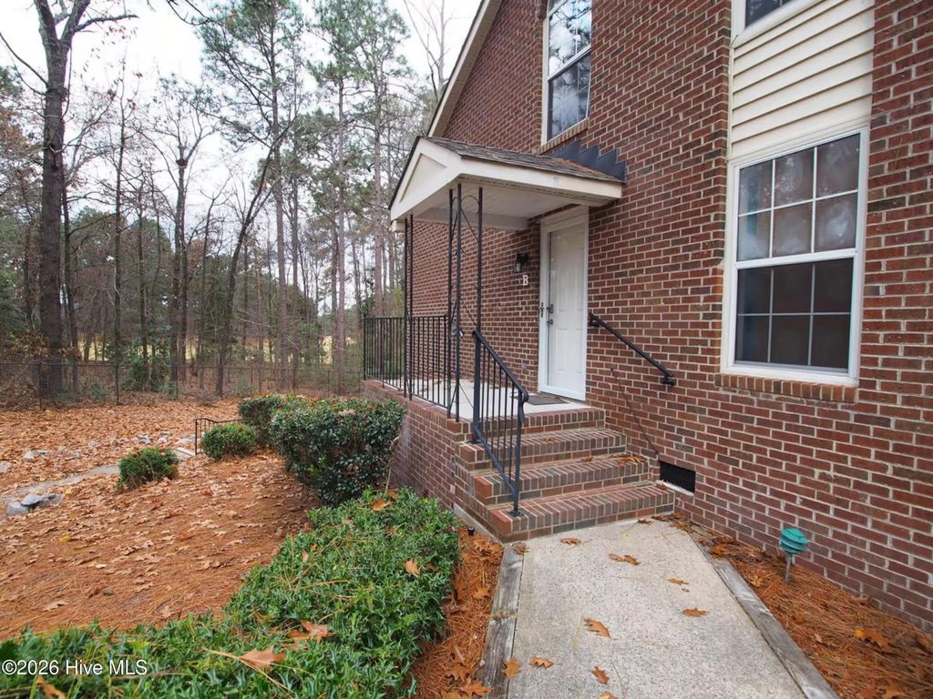 9265 Us 15-501 Highway 17b Road, Pinehurst