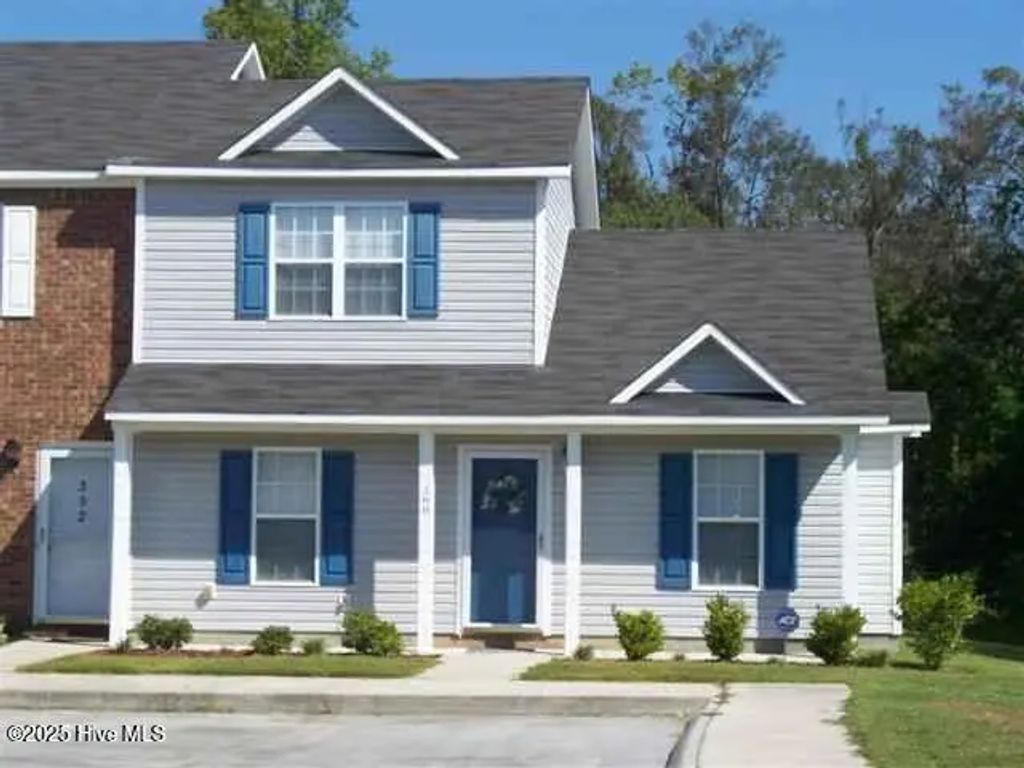 300 Pinegrove Court, Jacksonville