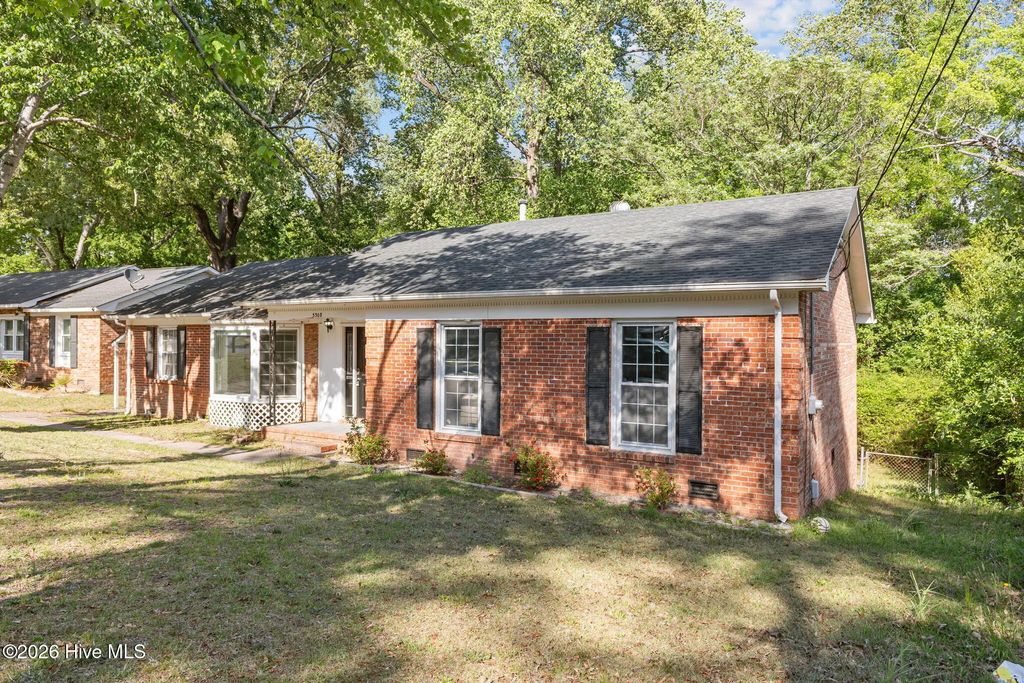 5308 Foxfire Road, Fayetteville