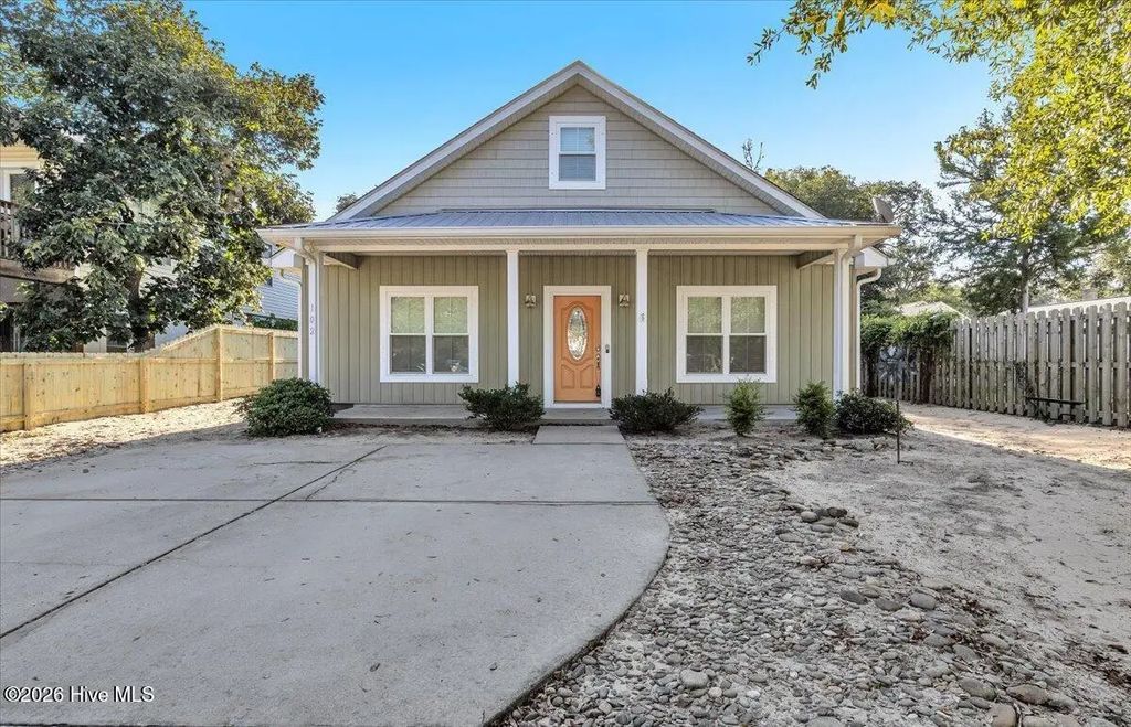 102 Nw 4th Street, Oak Island