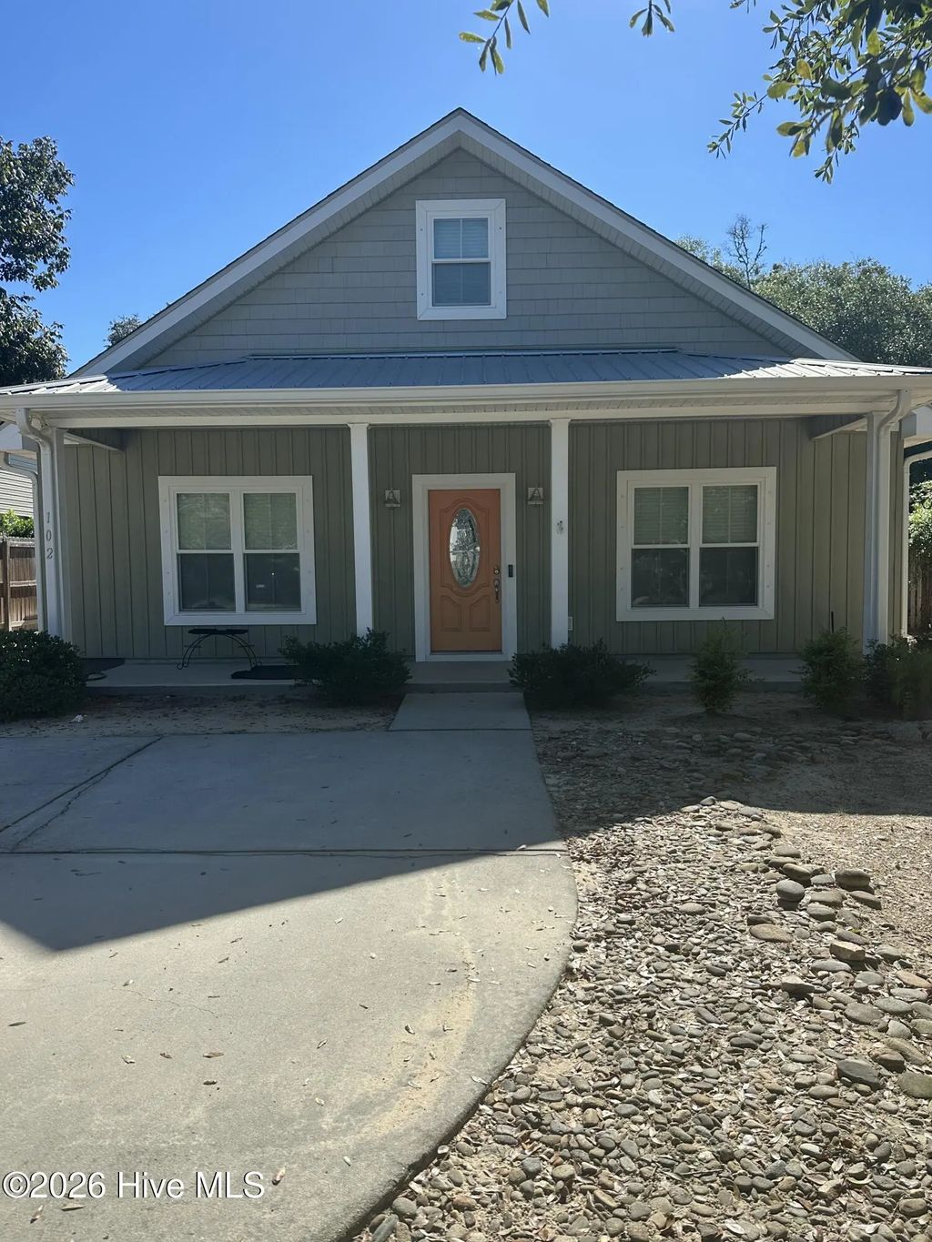 102 Nw 4th Street, Oak Island