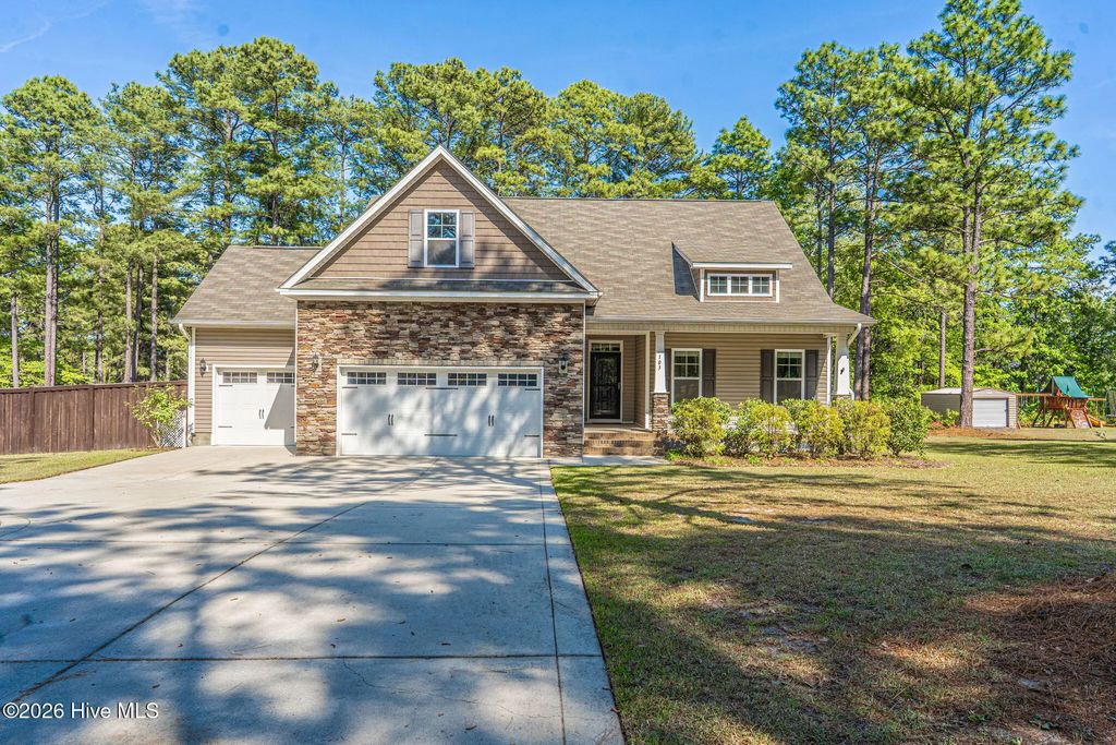 103 Laurel Oak Lane, Pinebluff