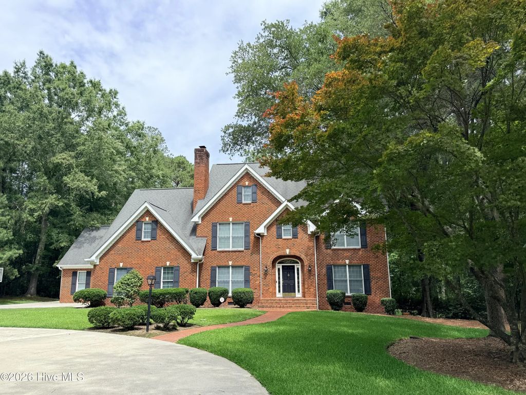 105 Falkirk Lane, Laurinburg