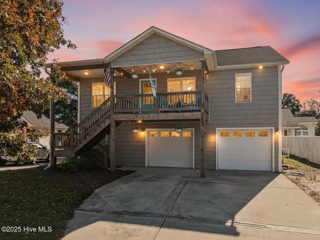 1105 W Oak Island Drive, Oak Island