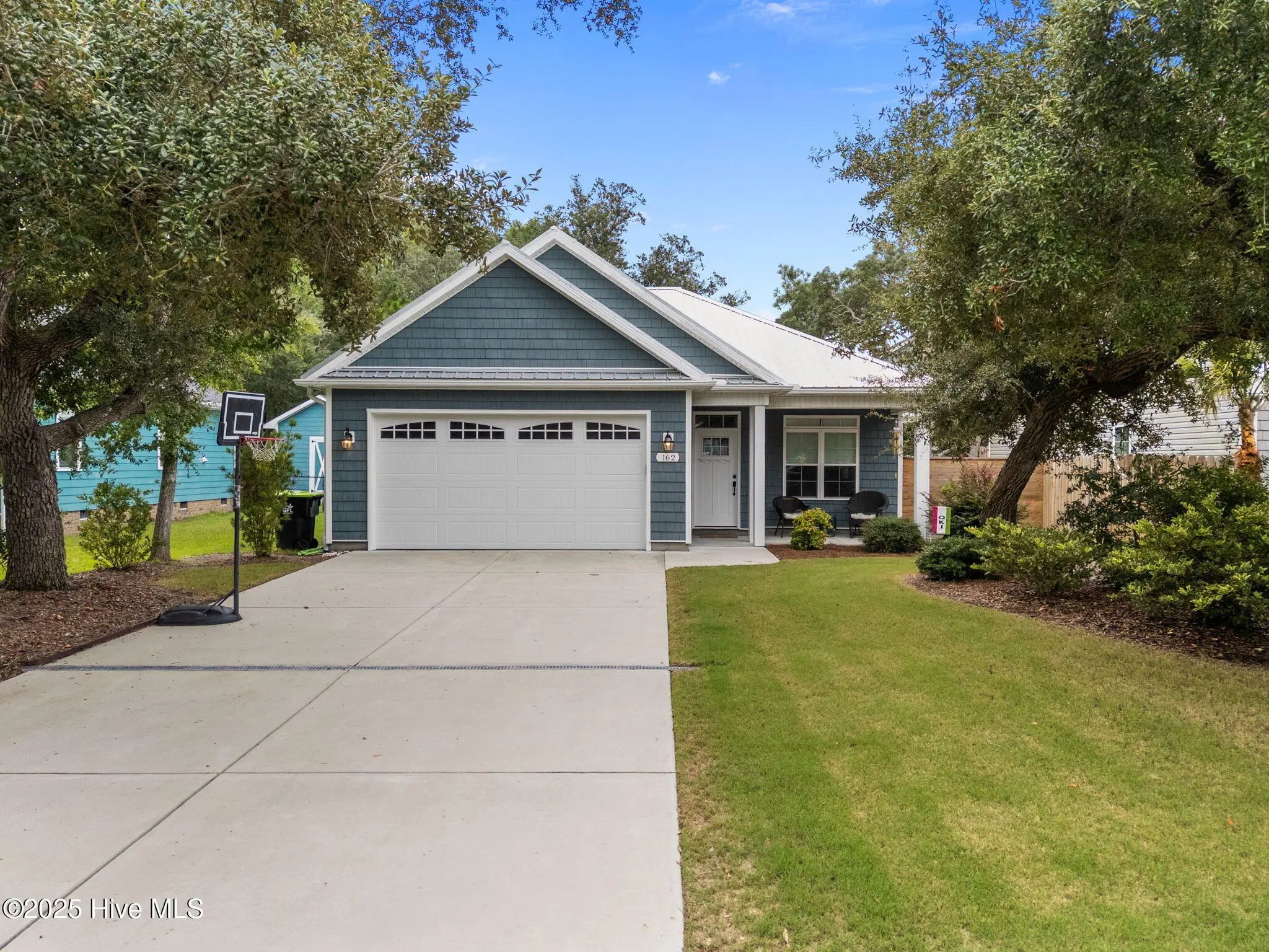 162 Nw 9th Street, Oak Island