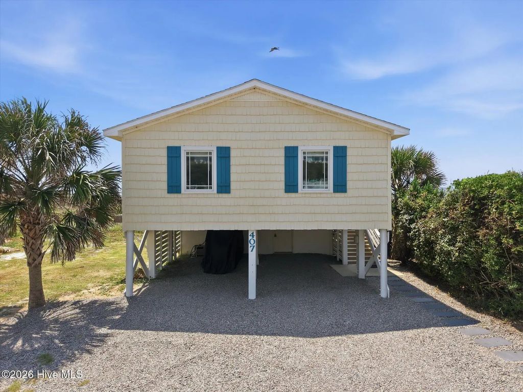 407 Ocean Drive, Oak Island