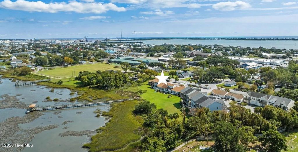 1800 Bay Street, Morehead City