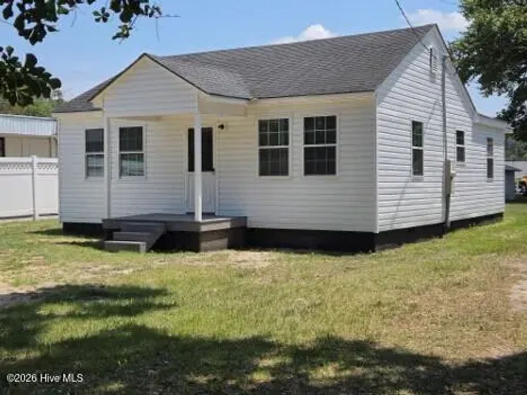 213 Oak Street, Snow Hill