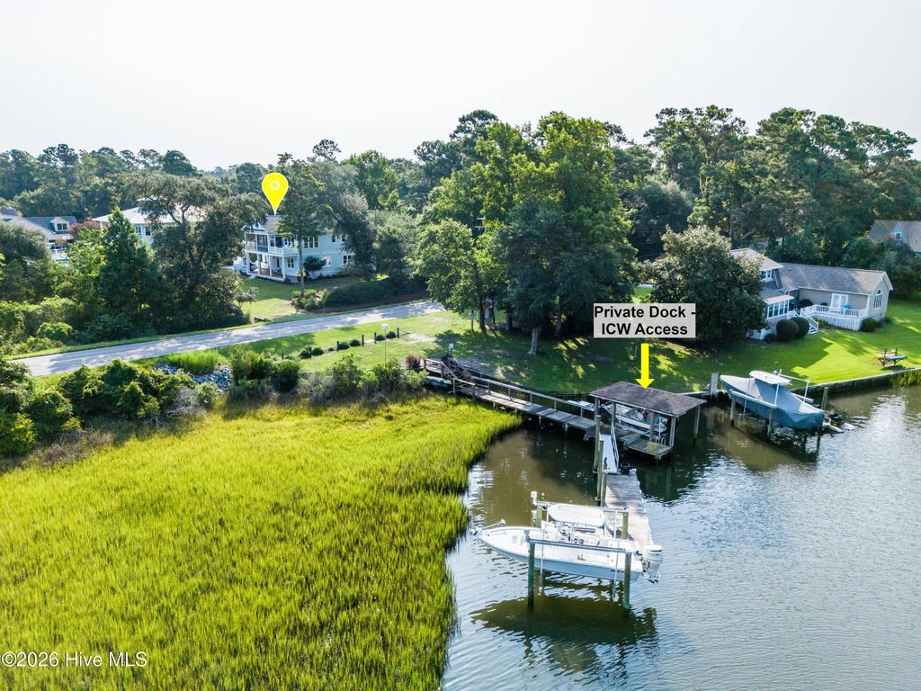 600 Cordgrass Road, Hampstead