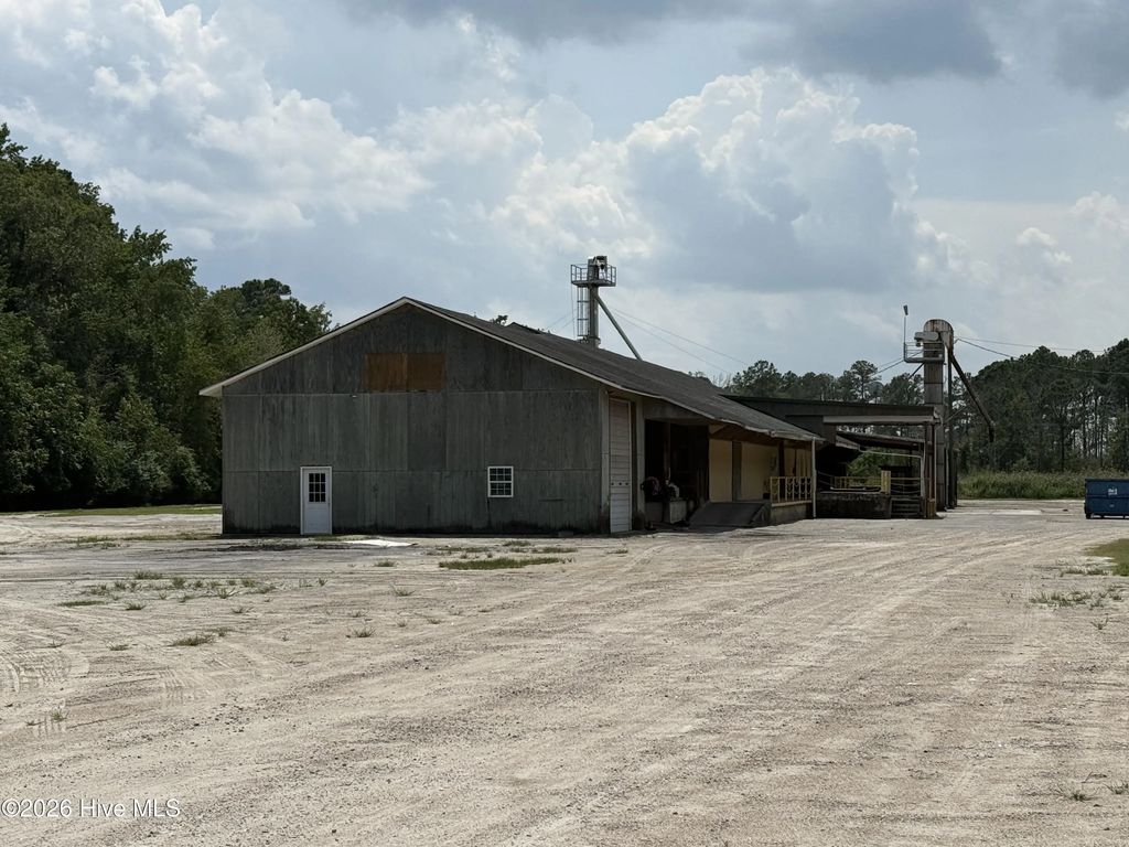 28536 Us 264 Highway E, Belhaven