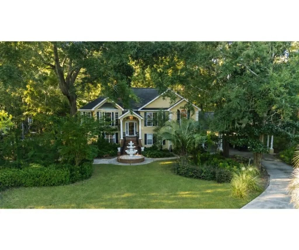 6 Cedar View Court, Savannah