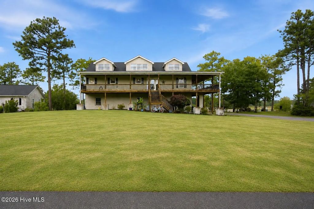354 W South Shore Drive, Southport