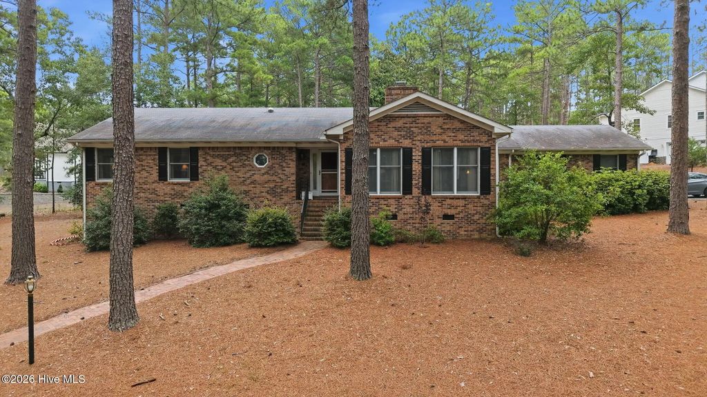 8 N Shamrock Drive, Jackson Springs