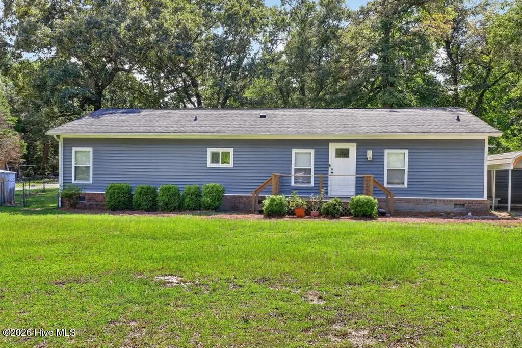 405 Sand Ridge Road, New Bern