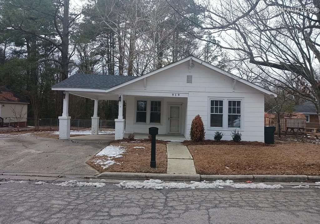 919 College Circle N, Wilson