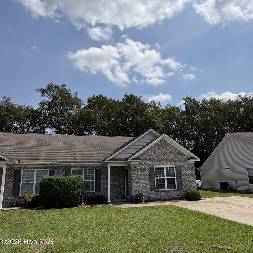 2552 Saddleback Drive B, Winterville