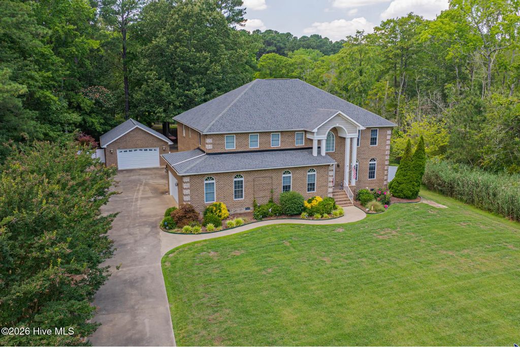 906 Broomfield Trail, Elizabeth City