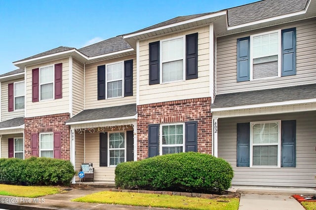 404 Falls Cove, Jacksonville