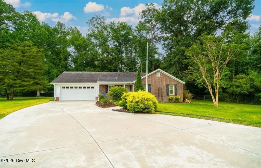 706 Barbour Road, Morehead City