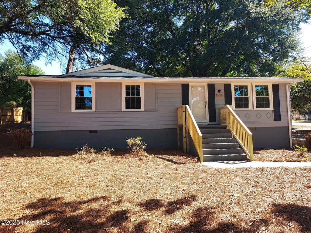 201 N Leak Street, Southern Pines