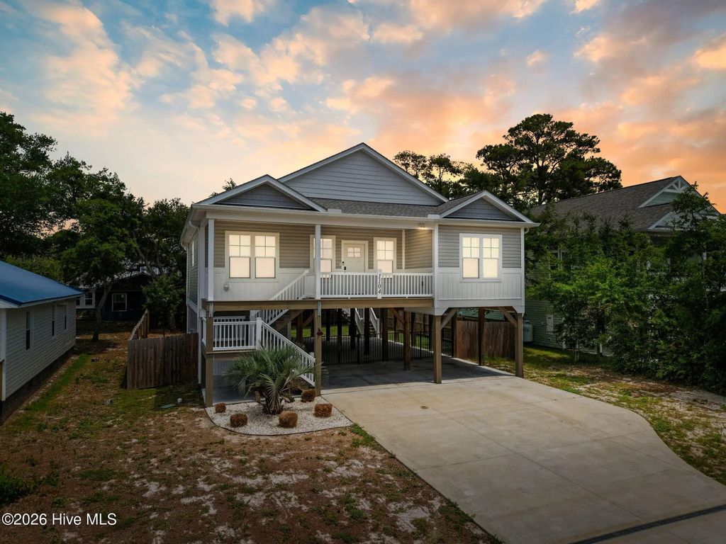 1104 E Oak Island Drive, Oak Island