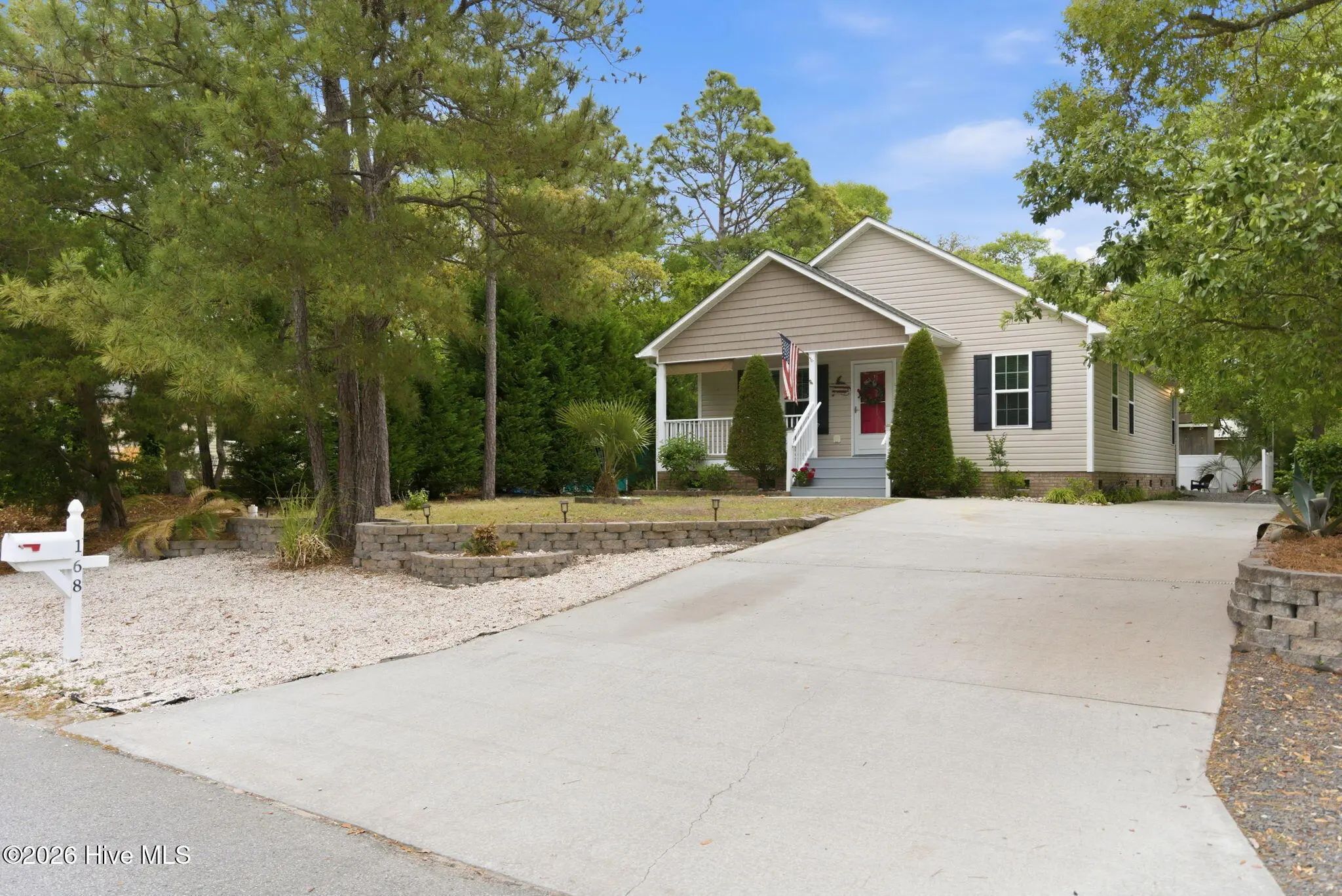 168 Ne 3rd Street, Oak Island