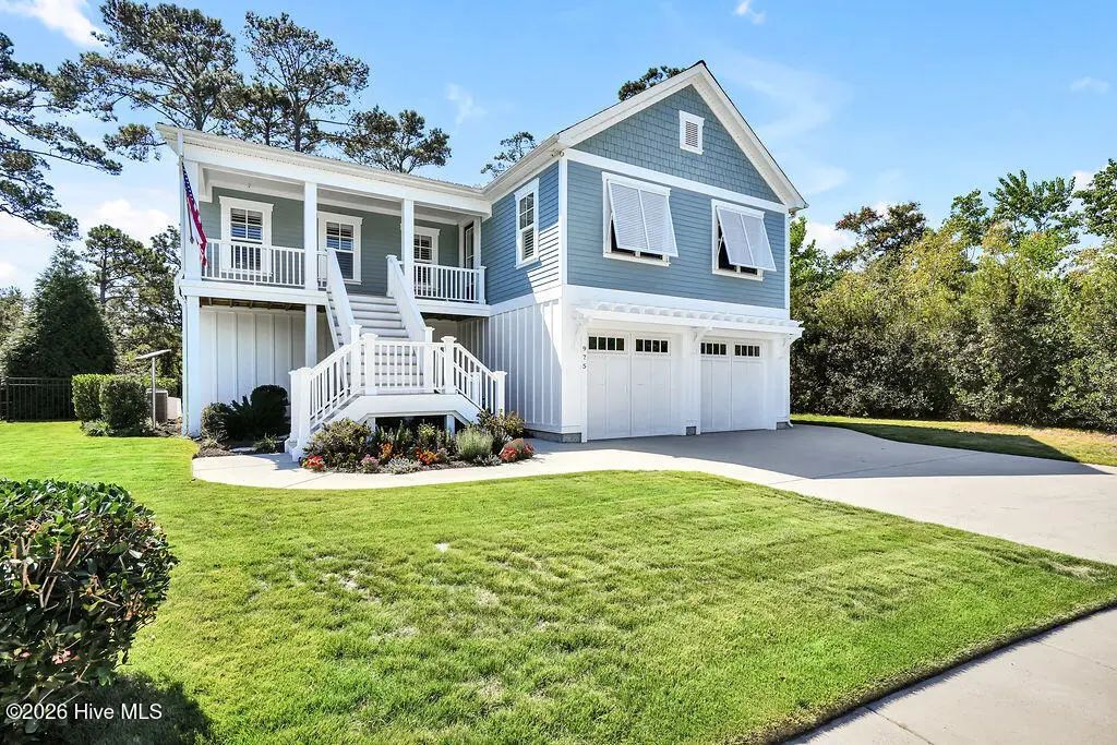 975 Softwind Way, Southport