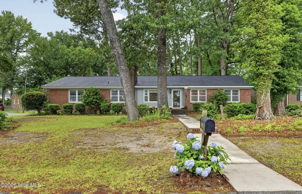 202 Hardee Circle, Greenville