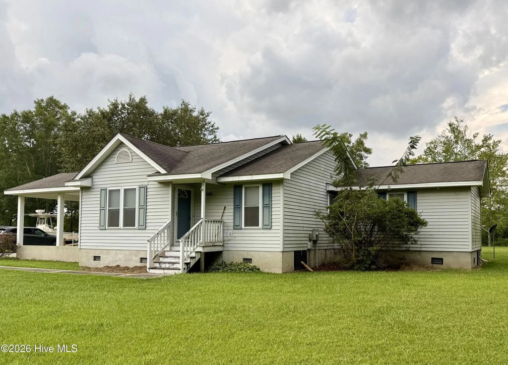 564 Alligator Loop Road, Merritt
