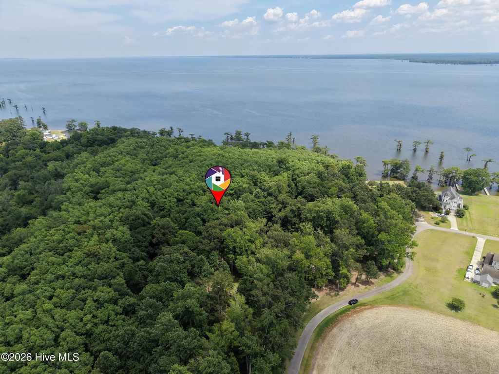 462 Batchelor Bay Drive, Windsor