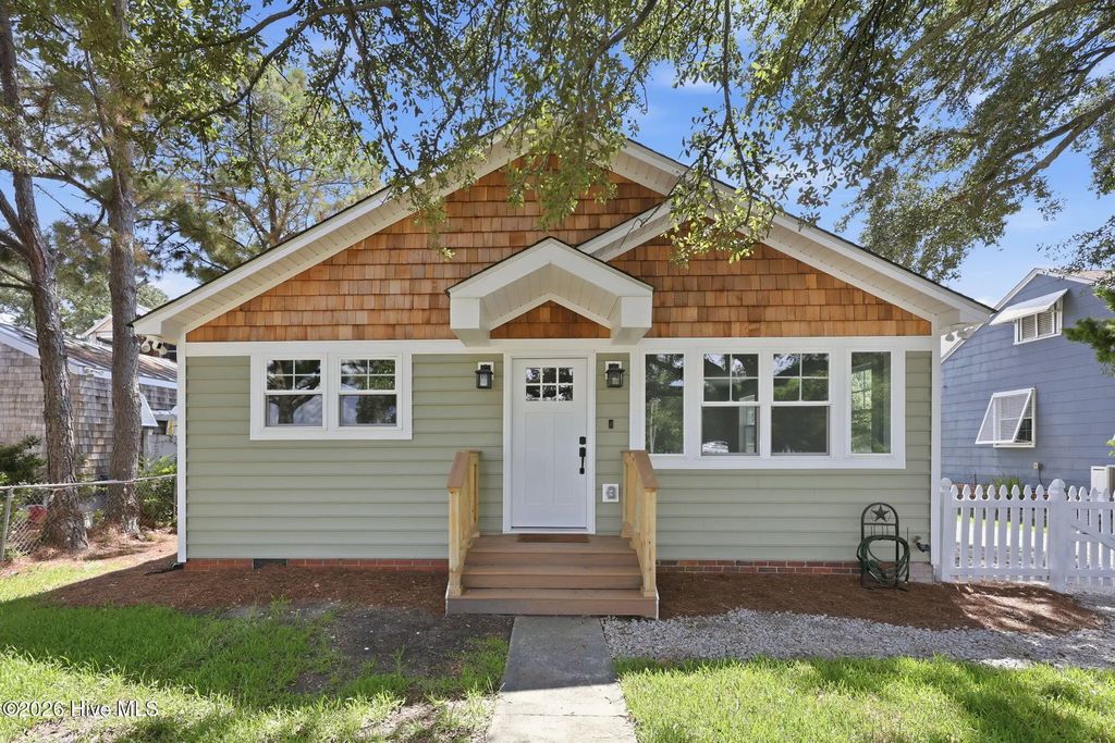 2609 Arendell Street, Morehead City