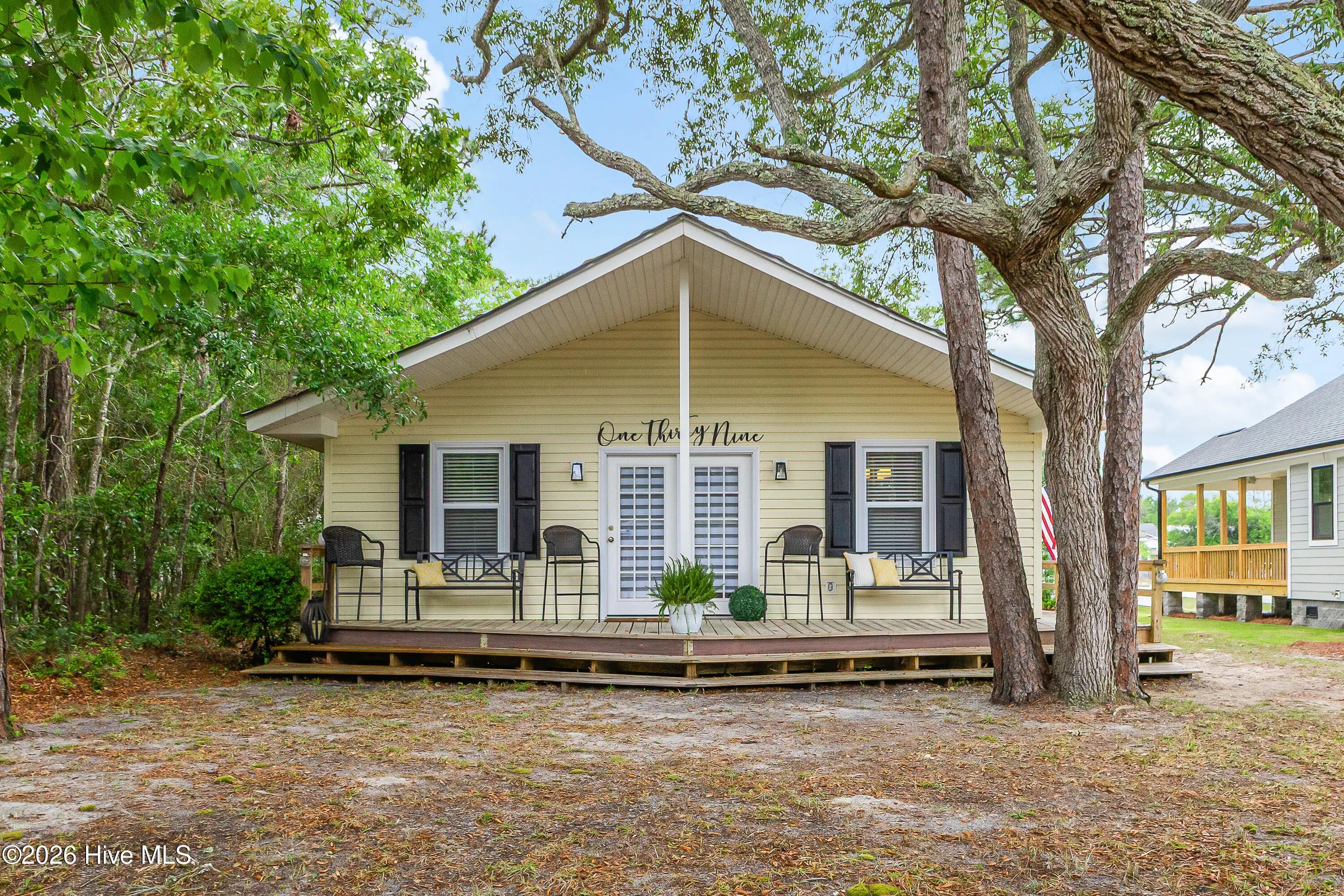 139 Ne 39th Street, Oak Island